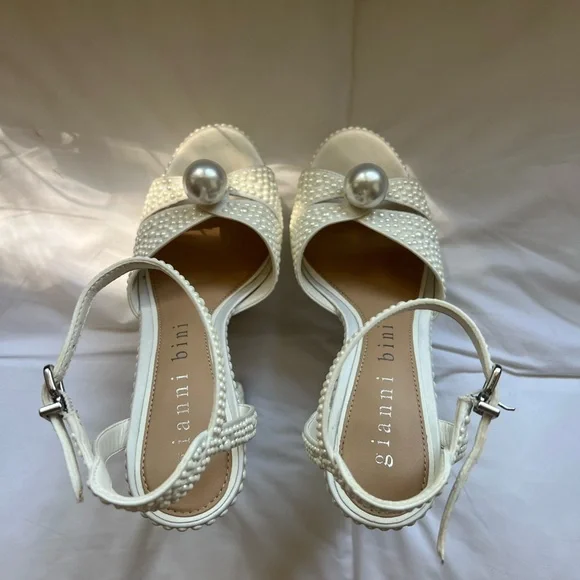 Gianni Bini Pearl Platform Heels - Picture 4 of 4